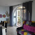 Sea-View Cozy Aptm W Amazing Pool & Trampoline For Kids!